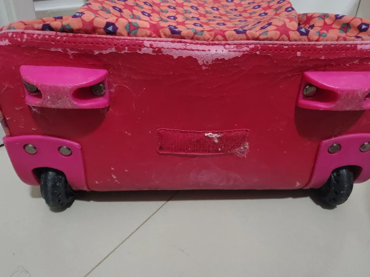 Mochila kipling com rodinhas e alça  - Foto 4