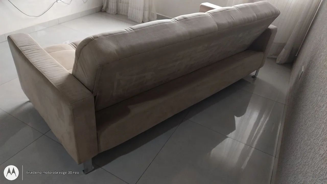 Vendo sofá/cama em excelente estado. 65581375117059122