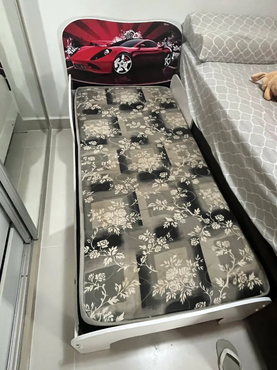 Cama infantil com colchão 