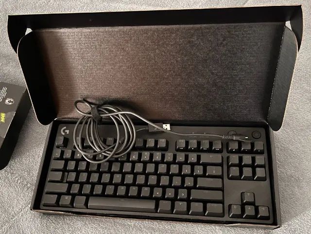Teclado Mecânico Logitech G PRO TKL RGB Switch GX Blue (Com Caixa) - Foto 2