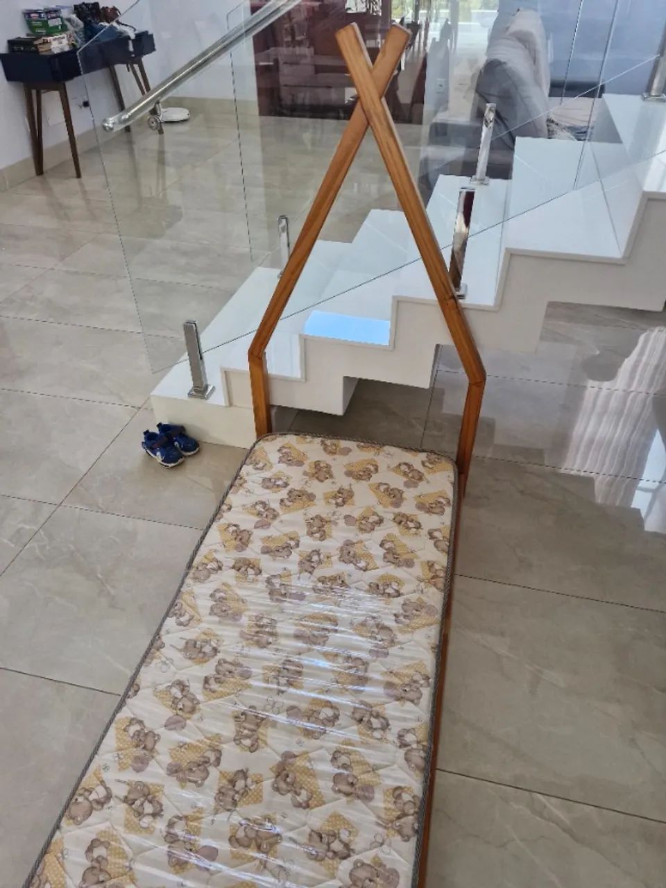 Cama montesoriana com colchão 
