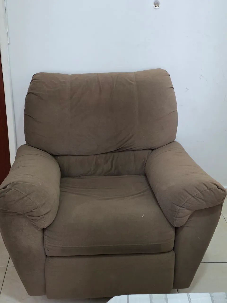 Poltrona do papai Matrix Thor Reclinável em Veludo Marrom - R$800