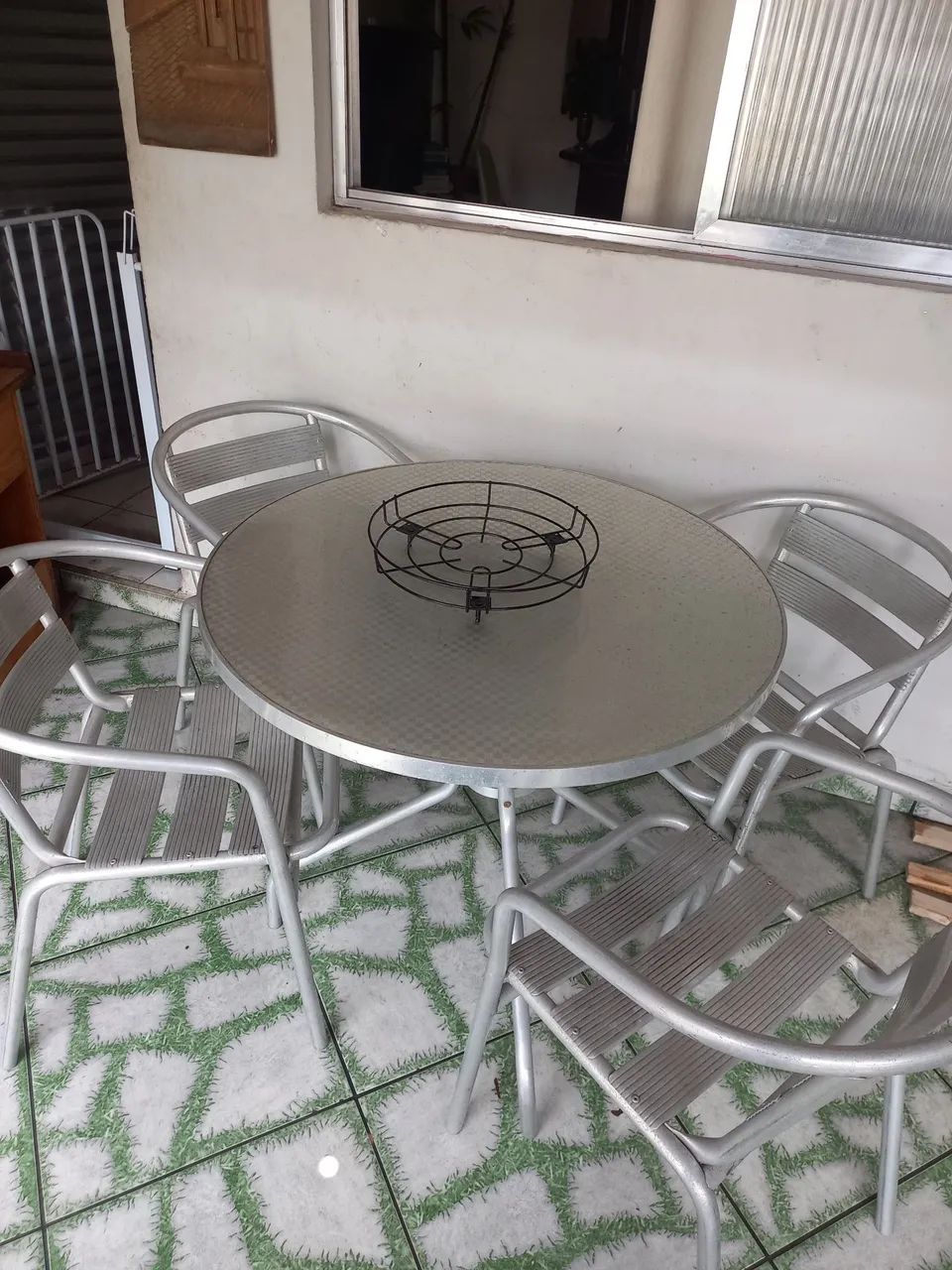 Mesa de varanda alumínio com quatro cadeiras - Foto 2