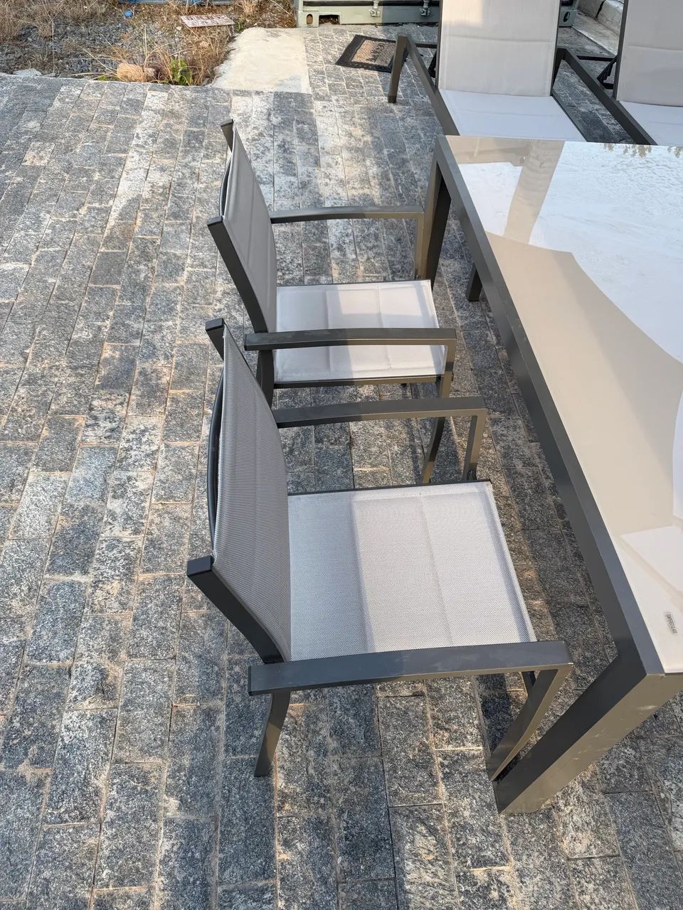 Mesa de Jardim Retangular em Alumínio e Vidro Marrom Lyra acompanha 4 cadeiras  - Foto 3