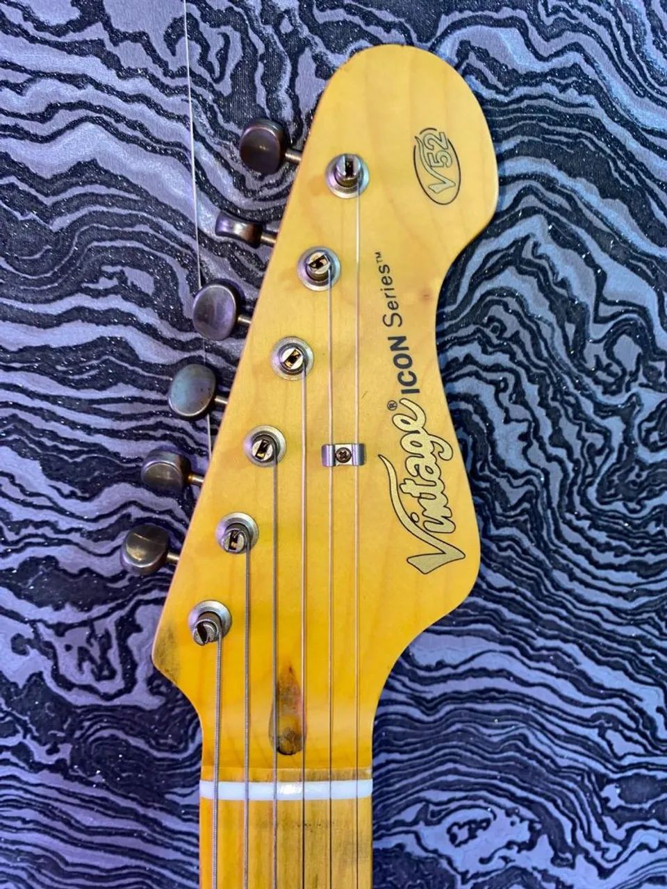 Guitarra Vintage Icon Series V52 - Instrumentos musicais - Parque