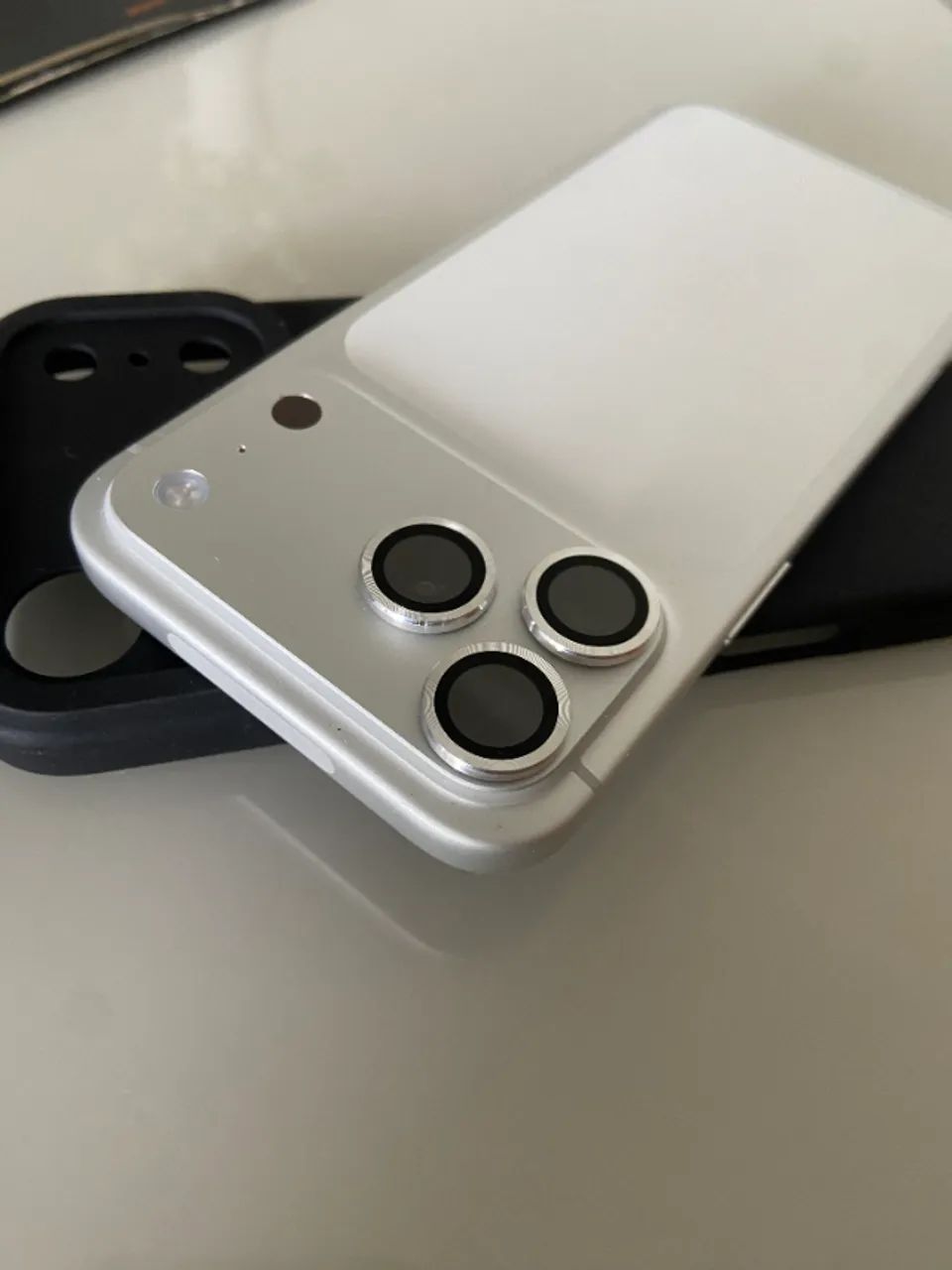 Iphone 17 pro max prata Bateria 100% - Foto 2