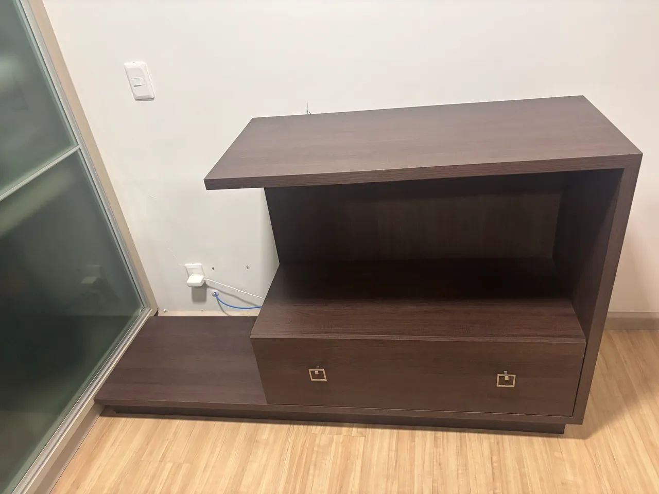 Cômoda com gavetão 
