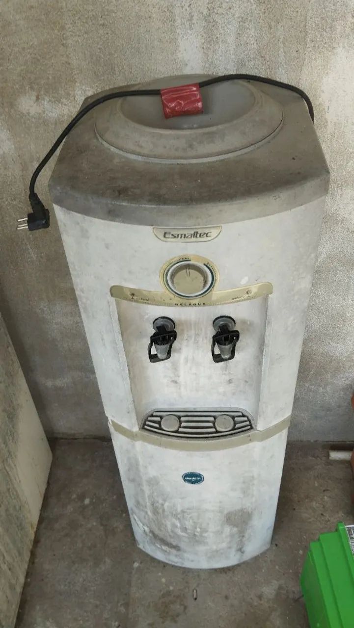Gela água 