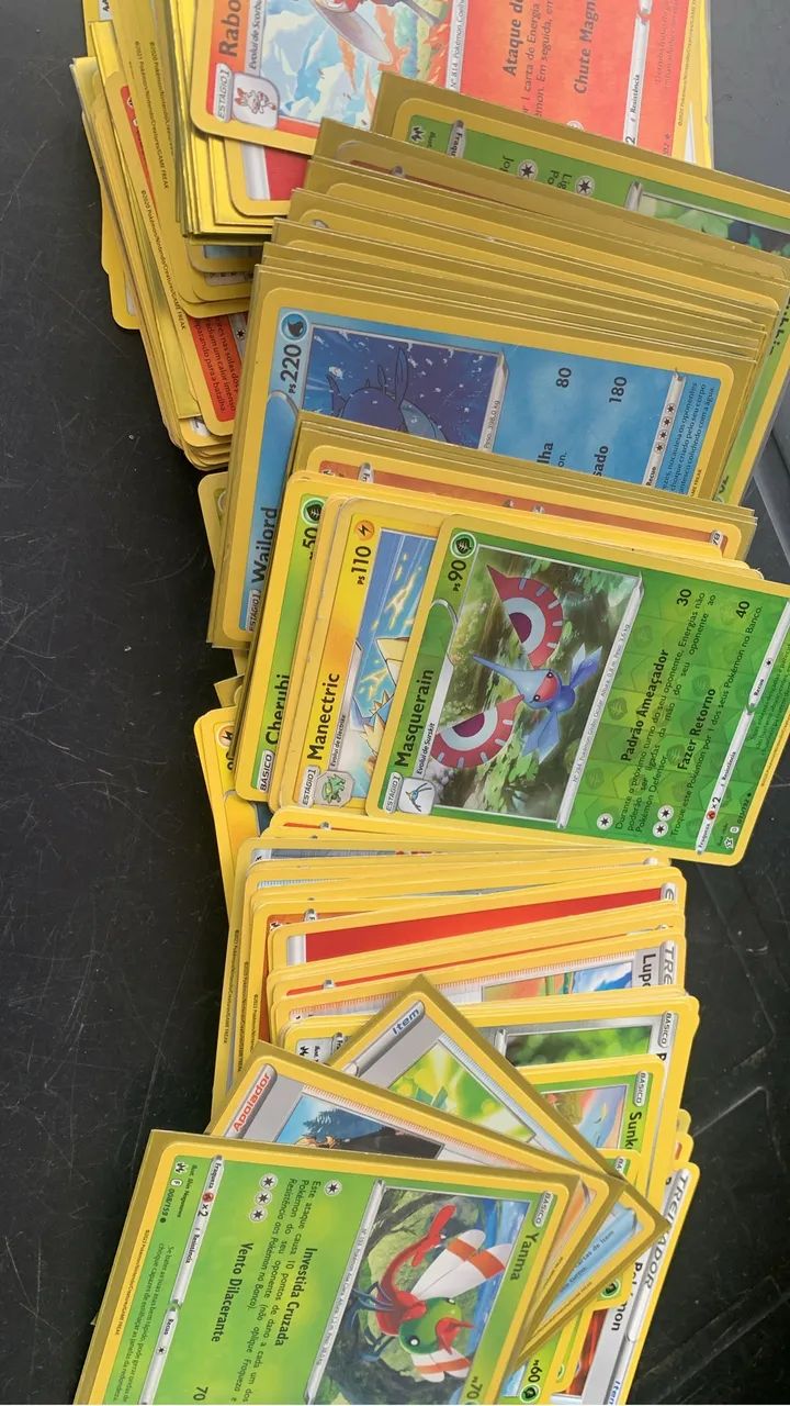 Cartas Pokémon em estado ótimo 