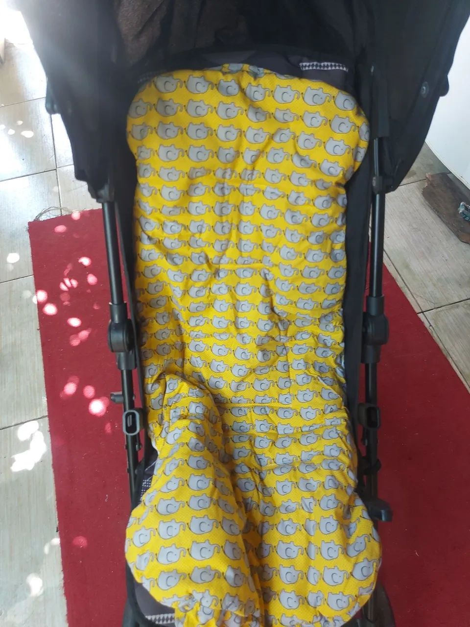 Vendo lindo carrinho de bebe em perfeito estado  - Foto 3