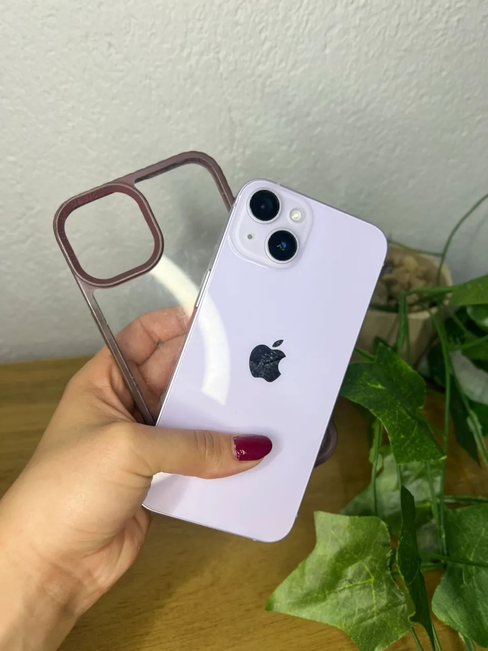 iPhone 14 lilás 