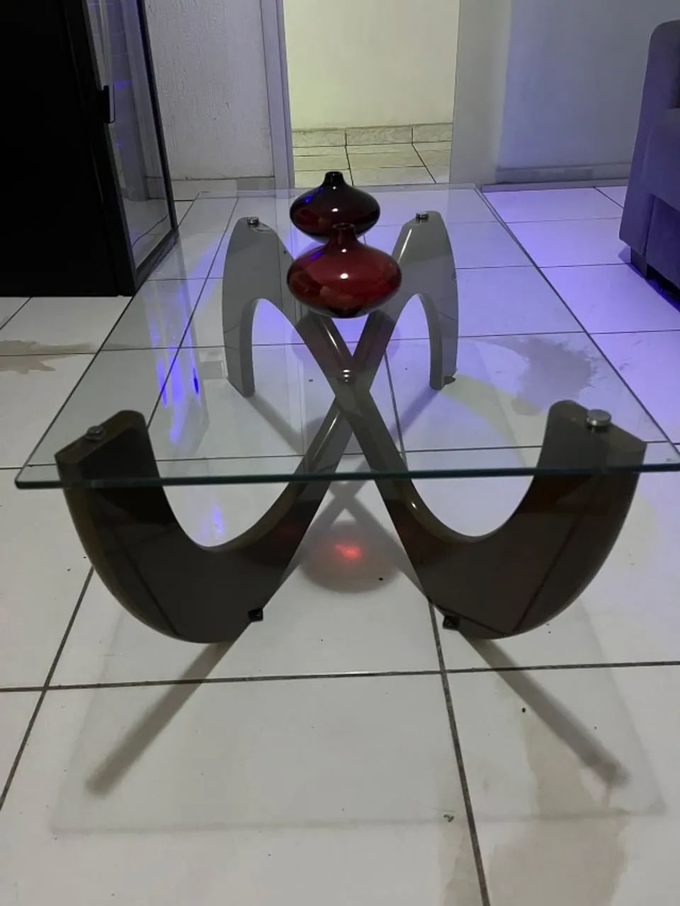 Mesa de Centro Tampo de Vidro Retangular Base Curva Madeira Design Usada BH
