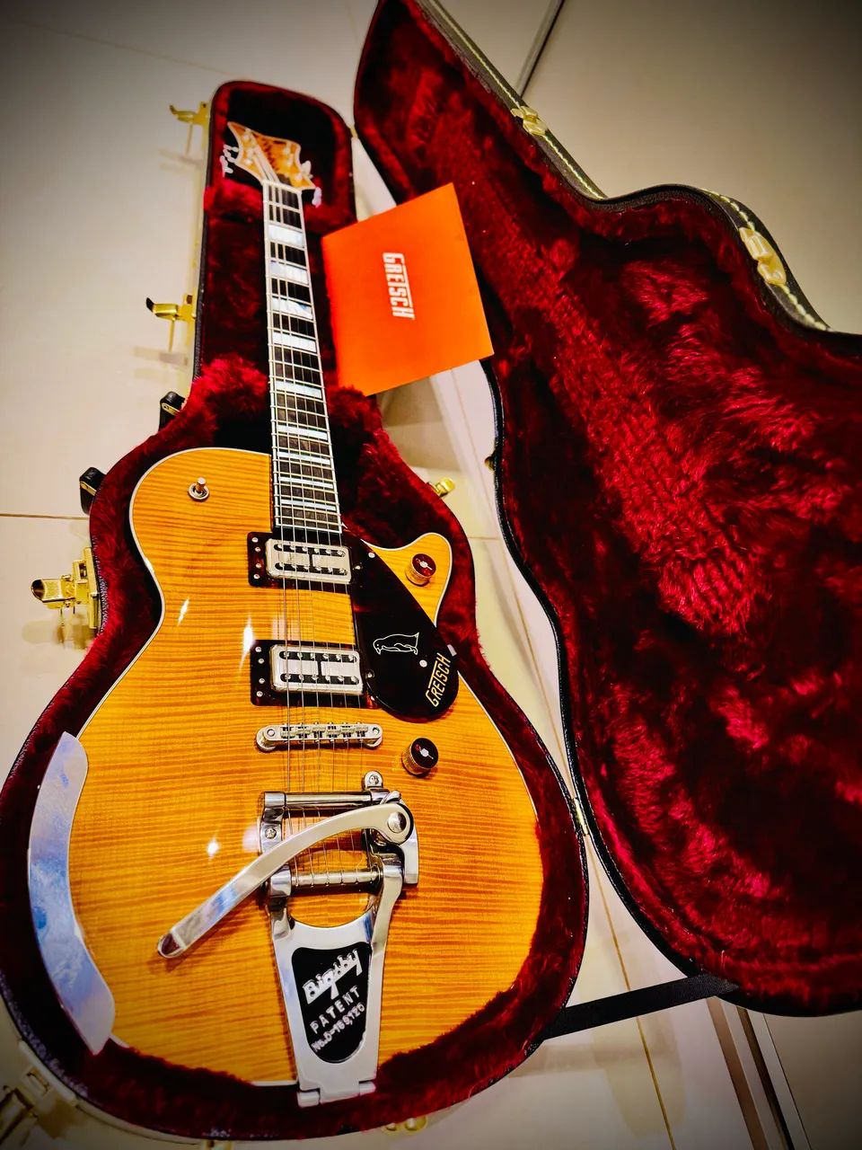 Gretsch G6134TFM-NH Nigel Hendroff Signature Penguin - Amber Flame