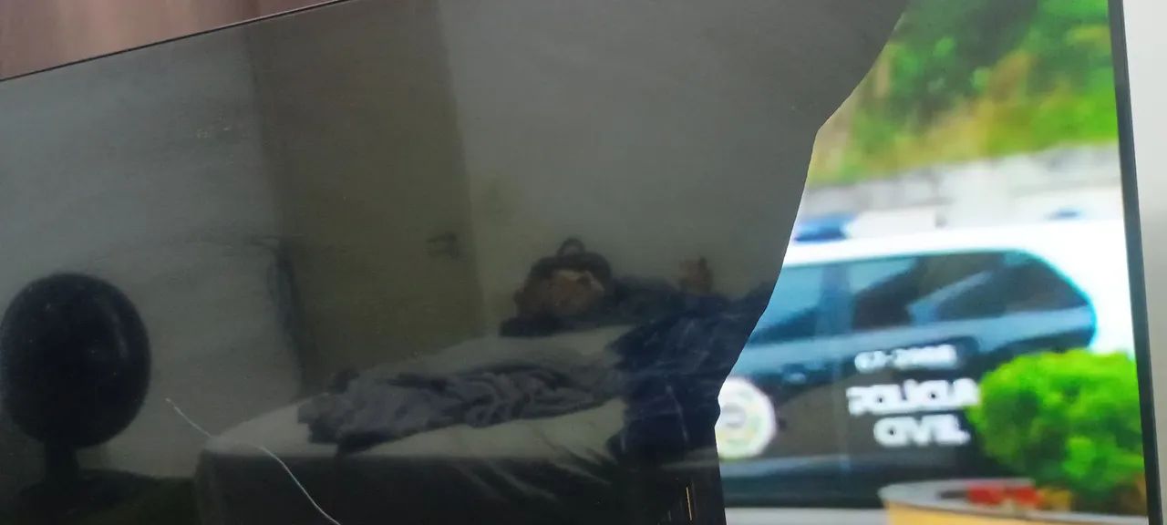 Vendo televisão 55 polegadas Semp Roku para tirar peças 