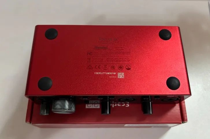 Interface De Áudio Focusrite Sacarlett 2i2 USB 3rd Geração   - Foto 4