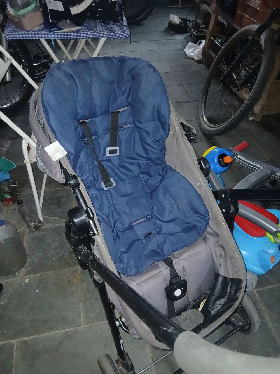 Carrinbo de bebe com bebe conforto - Foto 4