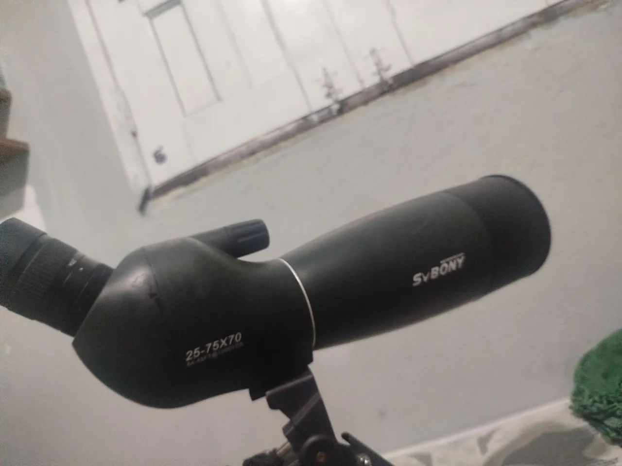 Telescópio Monóculo SVBONY SV28 Plus 25-75x70 