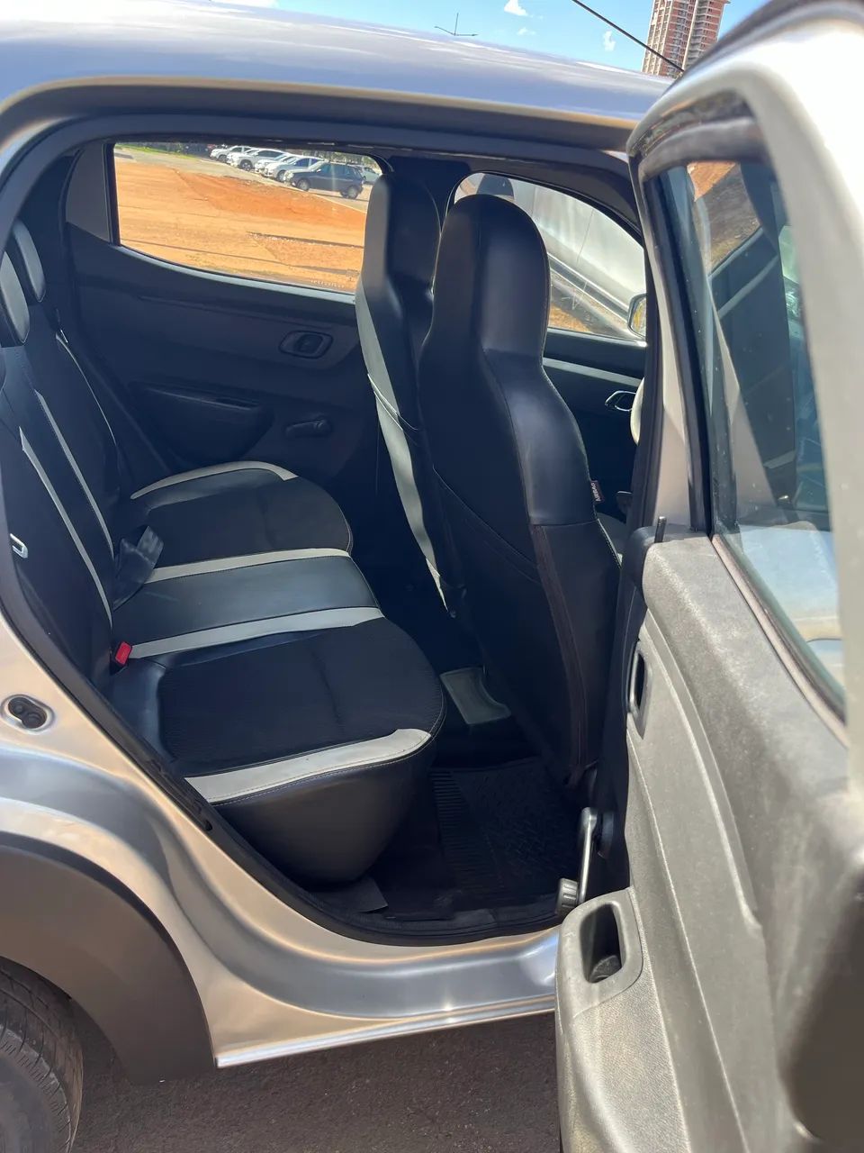 Renault Kwid Intense 1.0 Flex 12V 5P Mec. 2018 - Foto 4