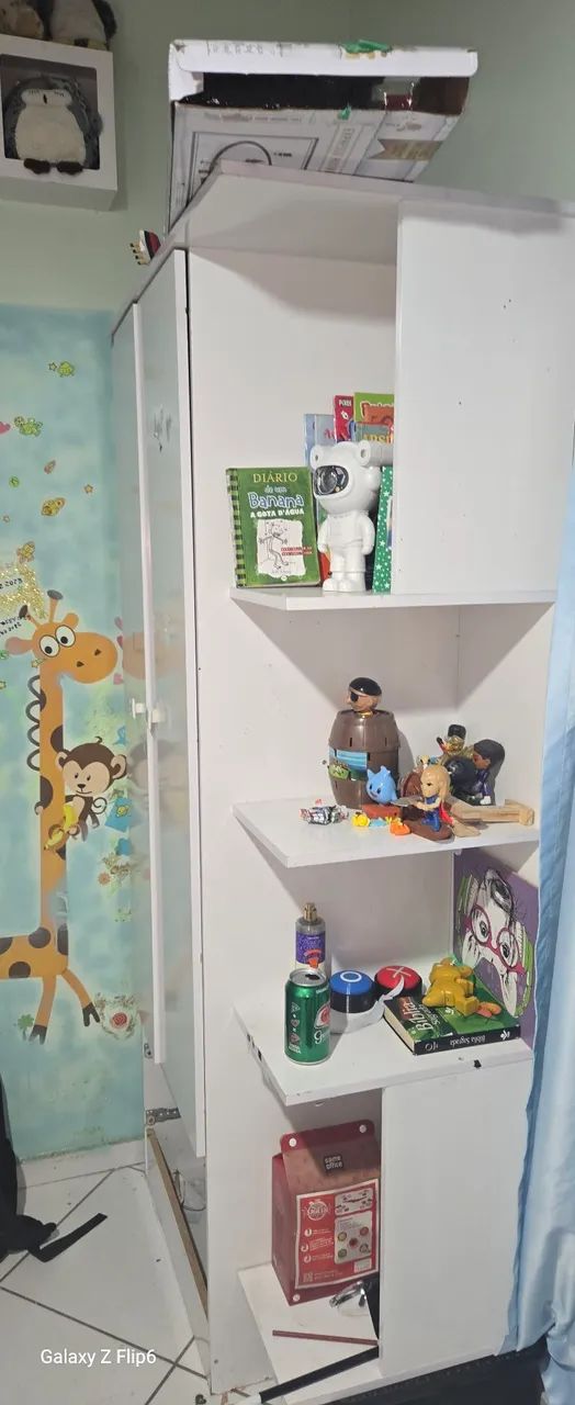Guarda roupas infantil 