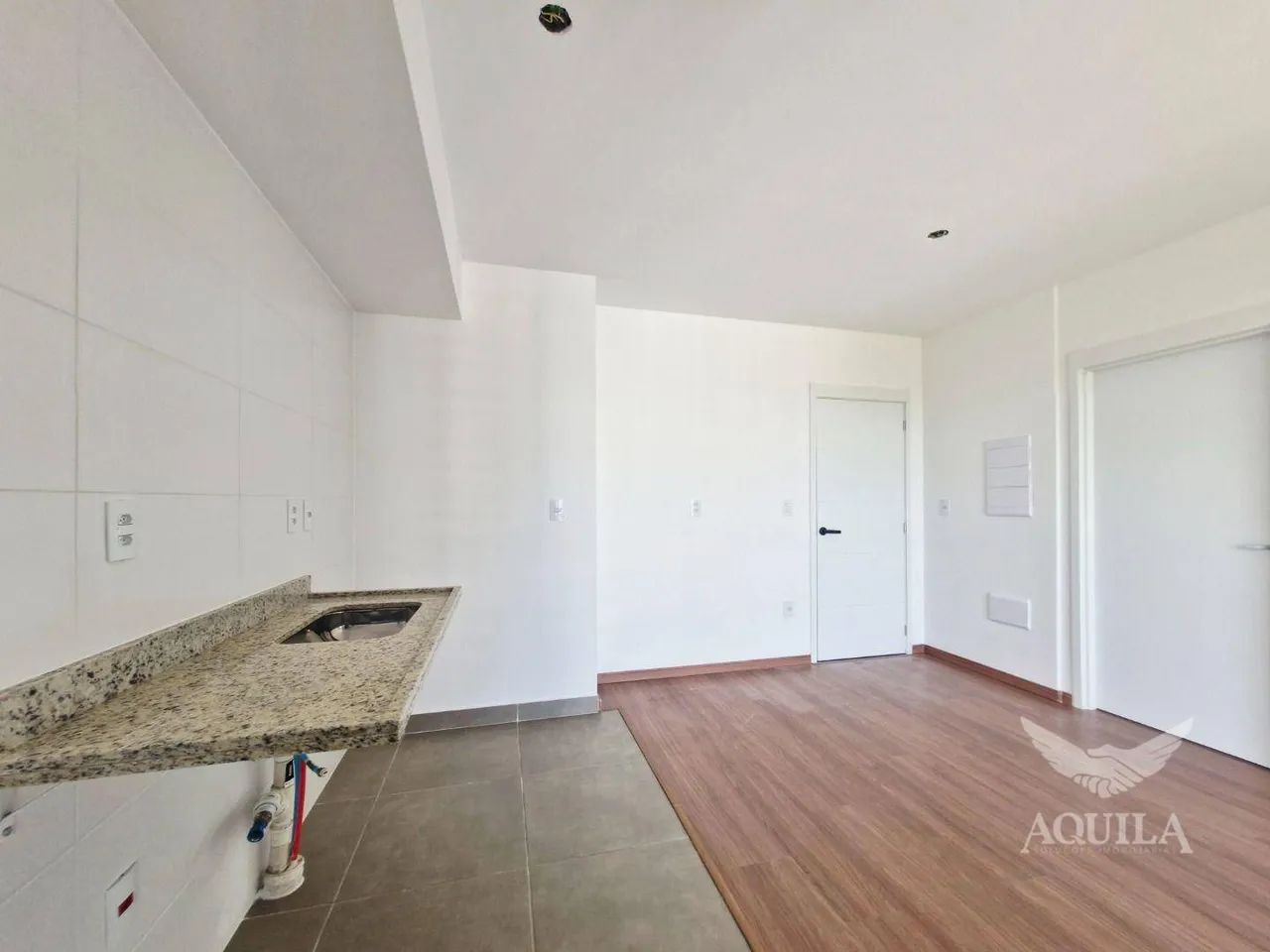 EDIFÍCIO BIARRITZ - PARQUE CAMPOLIM - SOROCABA - 1 SUÍTE - SALA 2 AMBIENTES - VARANDA GOUR - Foto 5