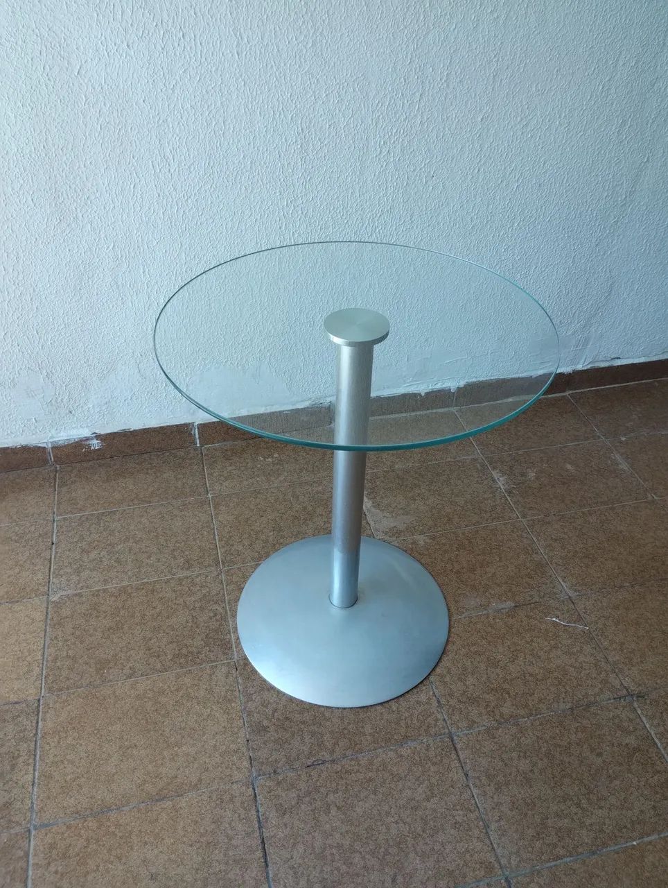 Mesinha redonda de vidro