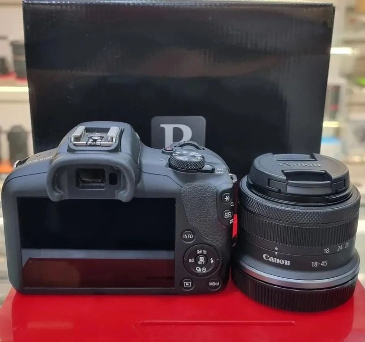 Câmera Canon EOS R100 + Lente RF-S 18-45mm - Kit com a lente, praticamente novo