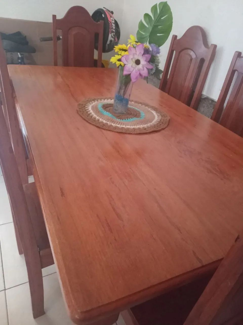 Vendo Mesa de madeira com 6 cadeiras.  - Foto 3
