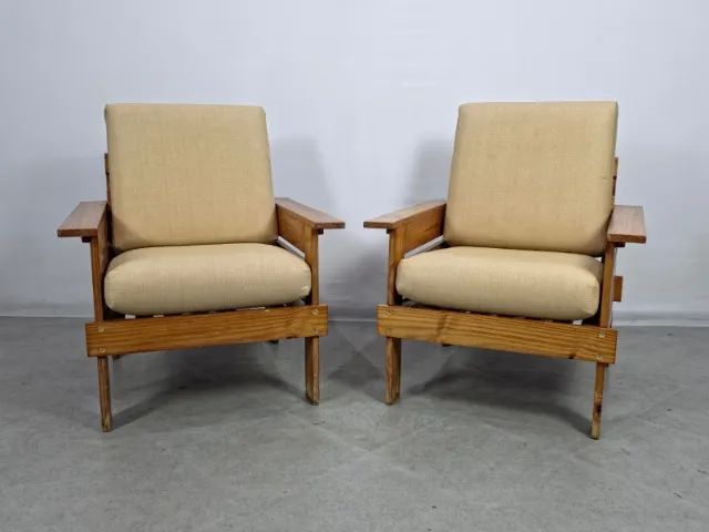 Par de Poltronas Década de 70, em madeira Pinho Tratado Maciço - Foto 3