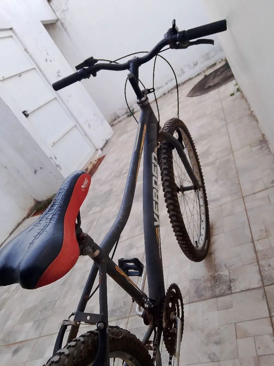 Bicicleta cinza usada - Foto 3