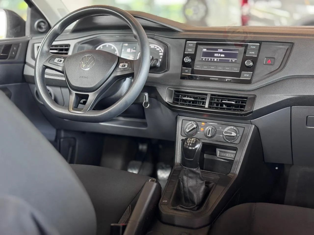 Volkswagen Polo Track 1.0 Flex 12V 5P 2024 - Foto 5