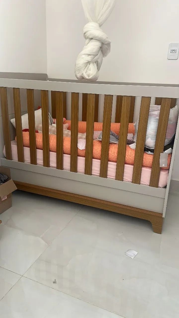 VENDO BERÇO EXTREMAMENTE NOVO RESISTENTE.