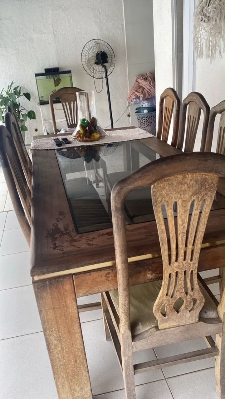 Mesa antiga de qualidade com 8 cadeiras - Foto 2