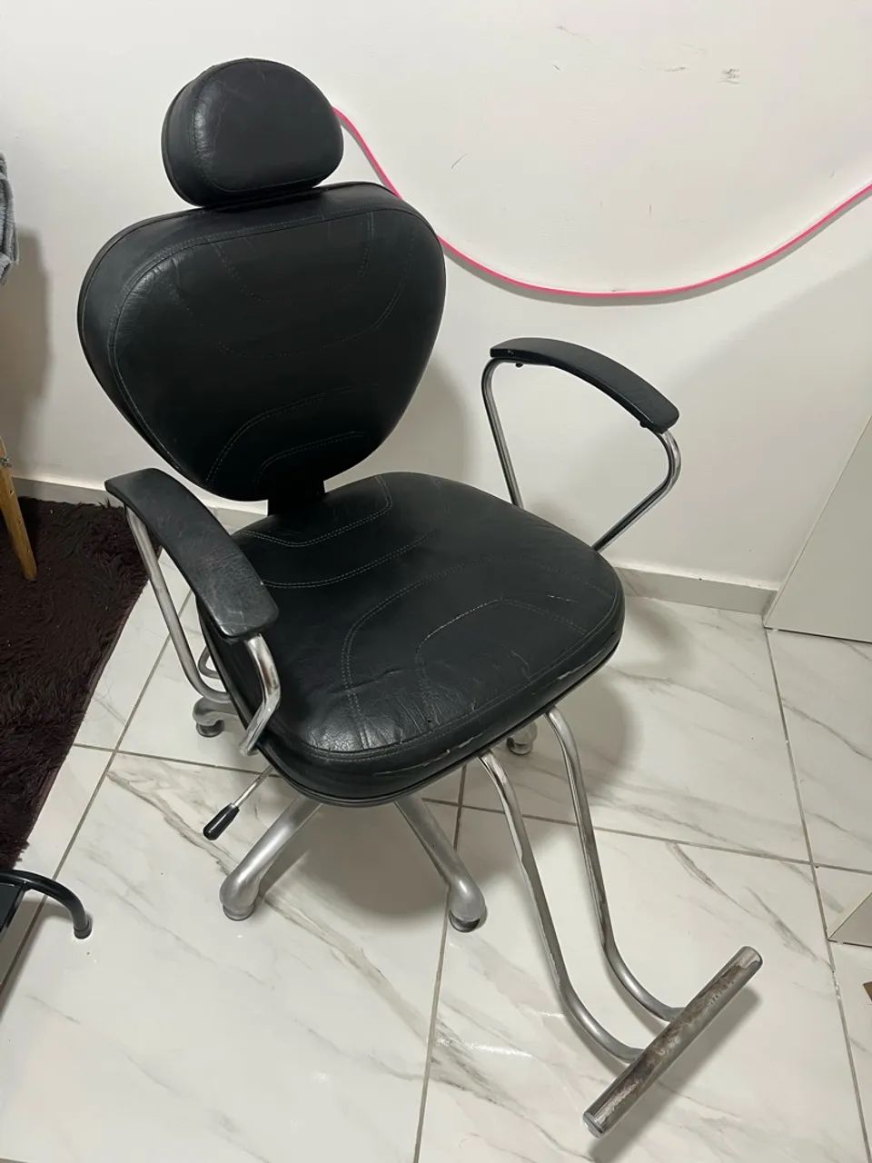 Cadeira de salão e mocho 