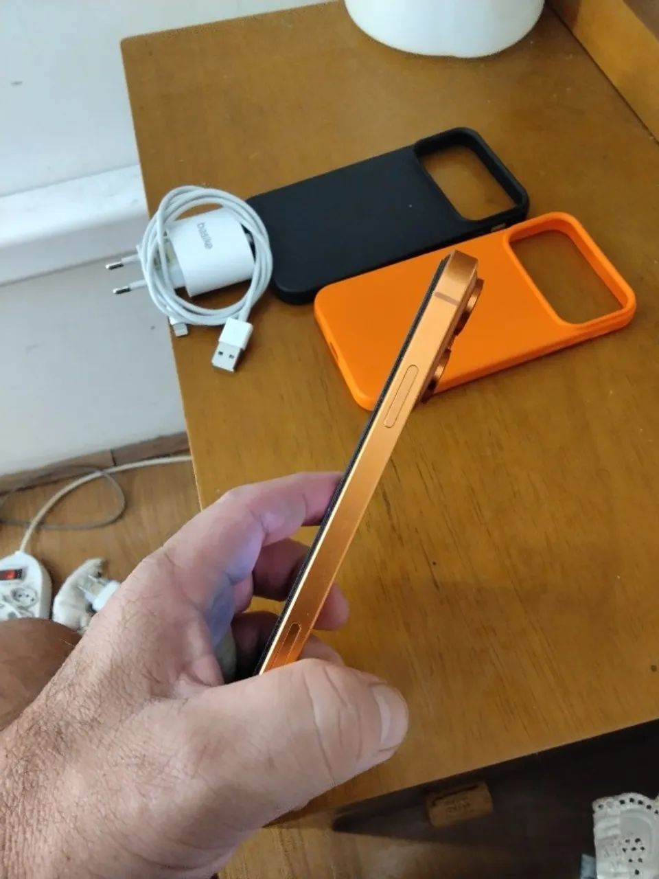 iPhone 11 com carcaça de 17 pro lindo sem uso - Foto 2