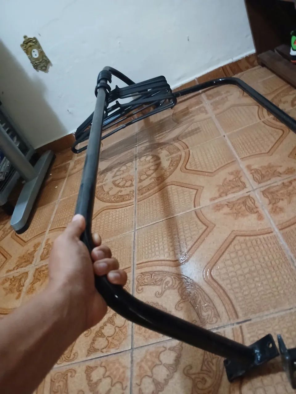 Arara de parede + cabides  - Foto 2