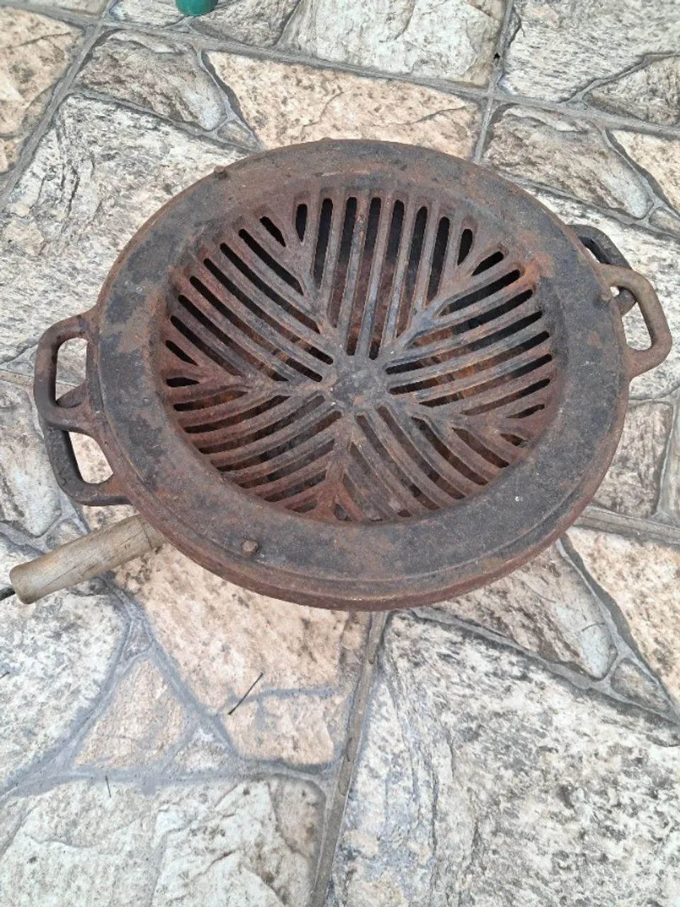 Fogareiro antigo de ferro  - Foto 2