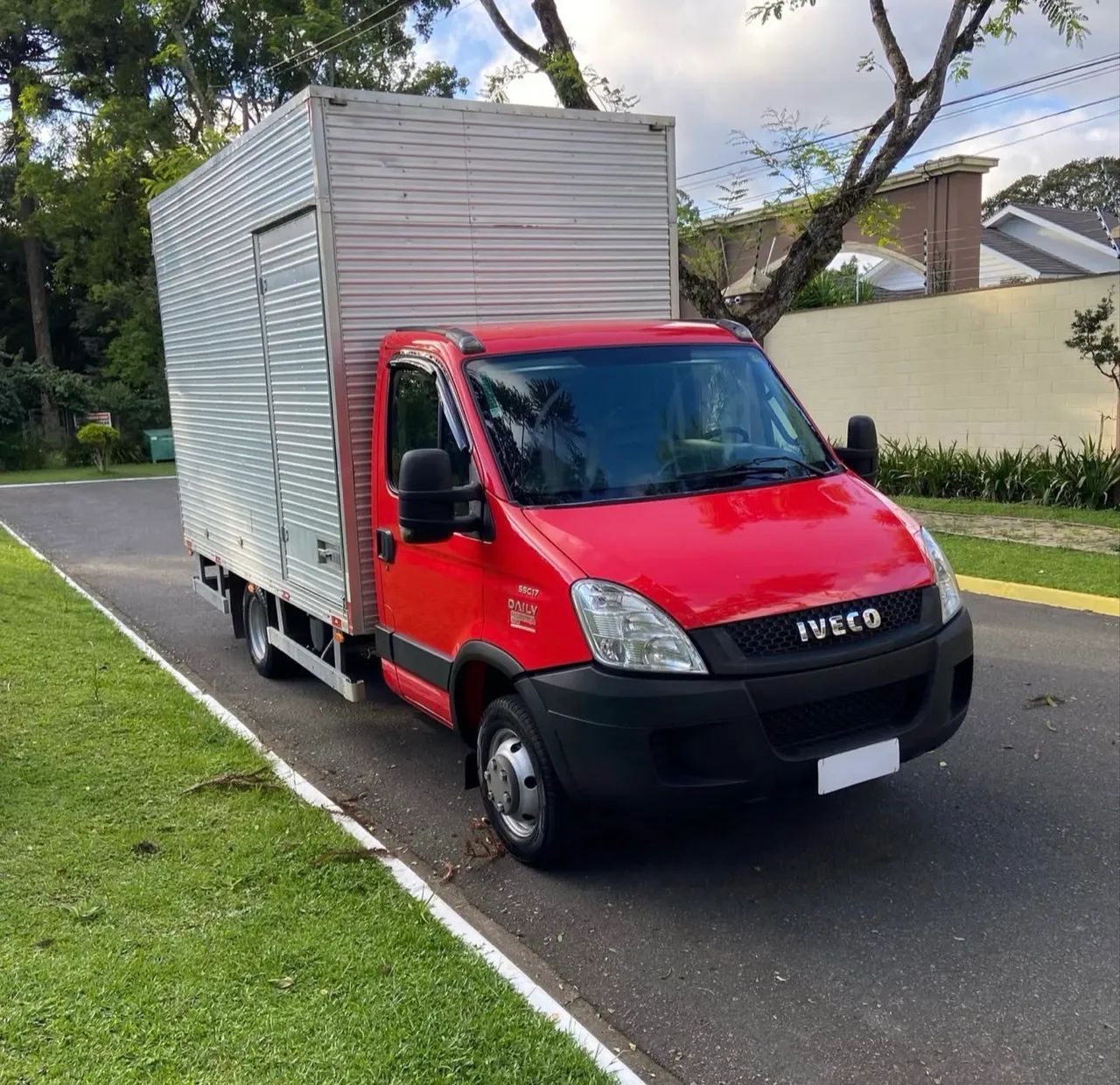 Iveco Daily  Baú  - Foto 2