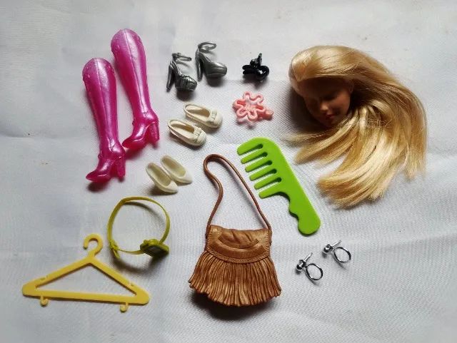 Lote de acessórios para boneca Barbie - Foto 2