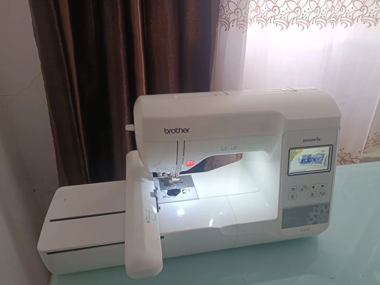 Bordadeira Brother innovis PE810L
