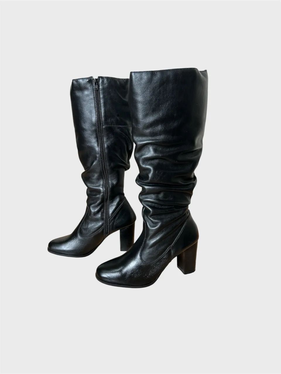 Bota de couro enrugada  stiletto
