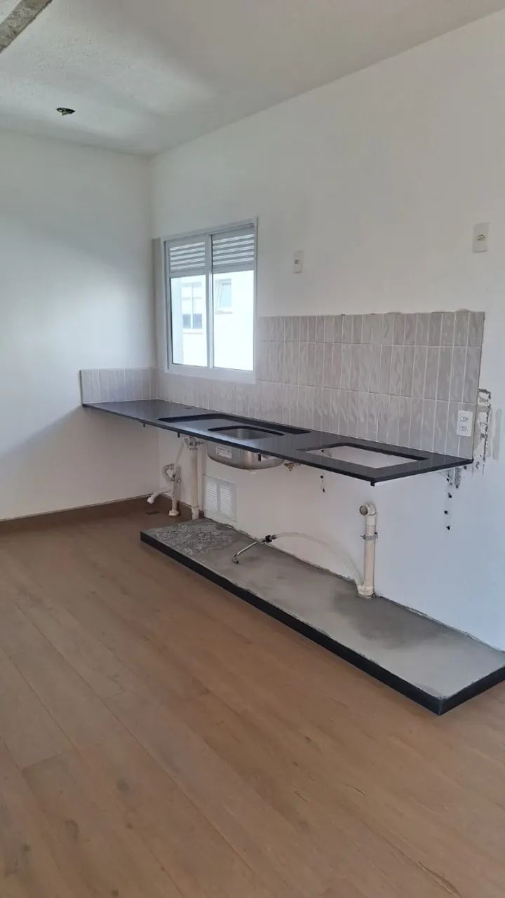 Apartamento 2 Dormitórios 1 Banheiro - Foto 2