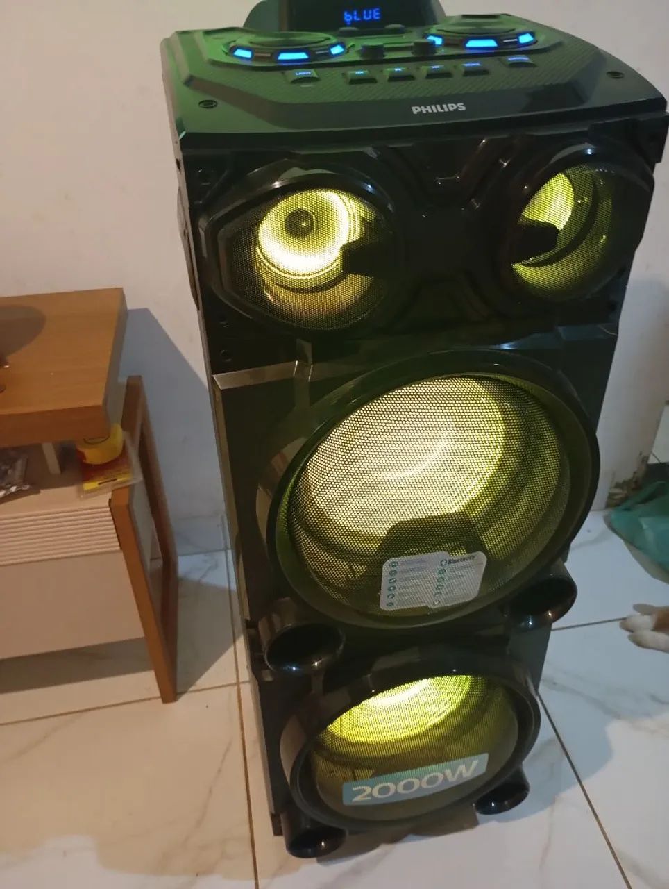 Vendo caixa de som torre philips 2000 e e uma escada de 8 degraus - Foto 2
