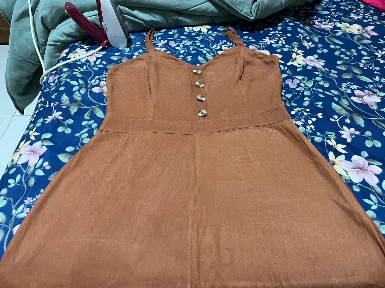 Macaquinho / Vestido Feminino Terracota com Botões - Foto 4