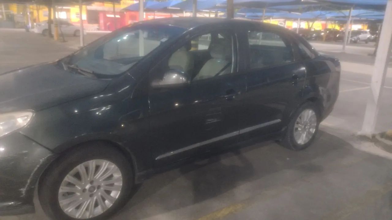 Fiat Grand Siena ESSENCE 1.6 FLEX 16V 2015