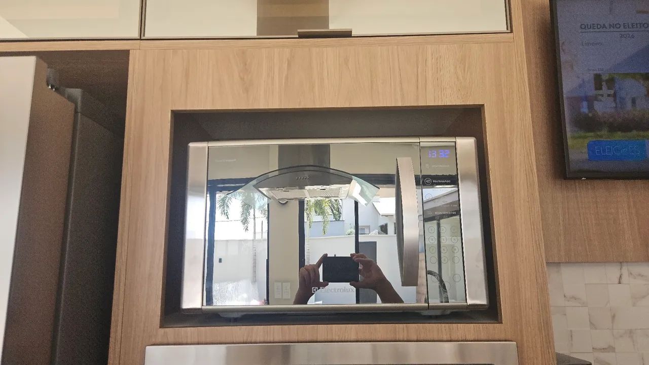 Micro-ondas Eletrolux 31L - Foto 4