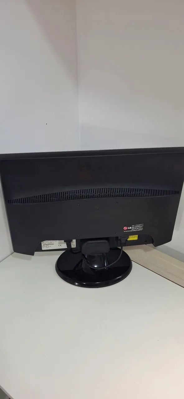 MONITOR LG WIDESCREEN 22"" - EM OTIMO ESTADO  - Foto 2