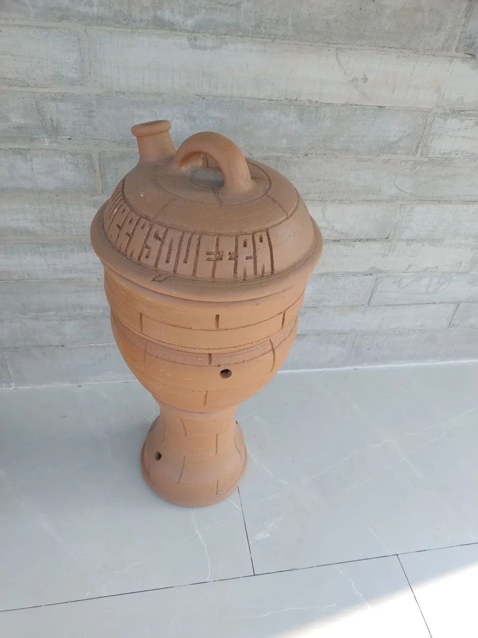 Churrasqueira com grelha 
