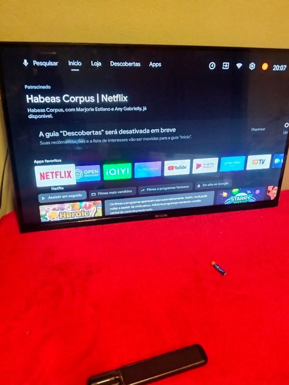 Vendo televisão 32 polegadas Android smart funcionando perfeitamente tem controle e os pé  - Foto 3