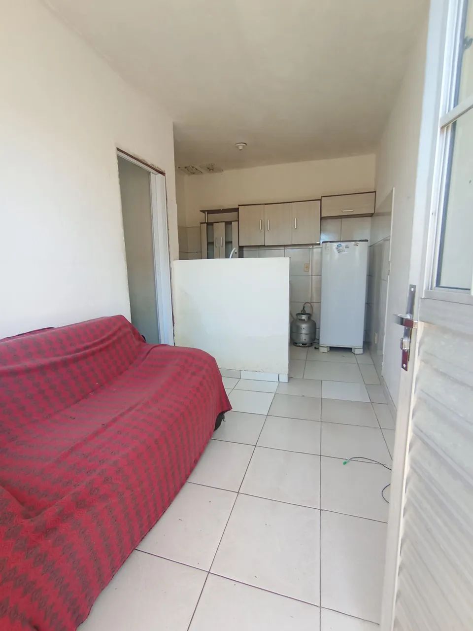 Kitnet mobiliada em Jacarecica 