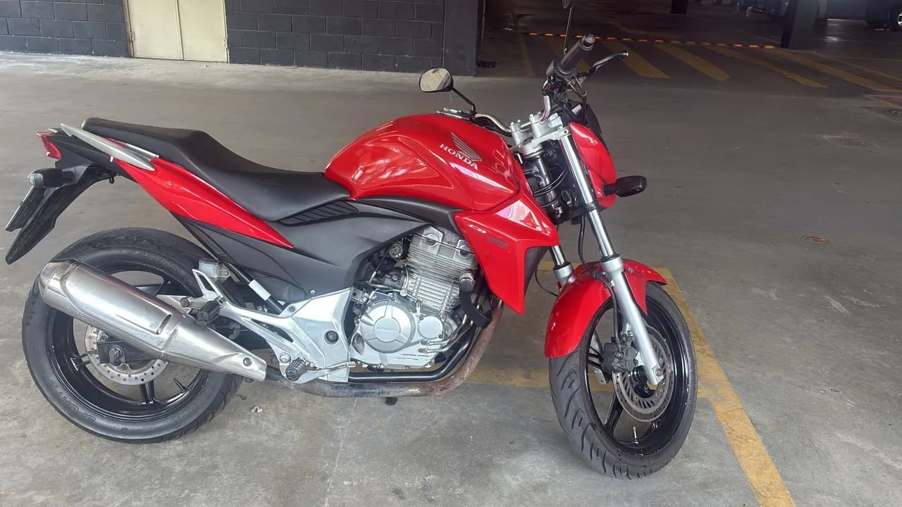 Vende-se cb300 2014 - Foto 2